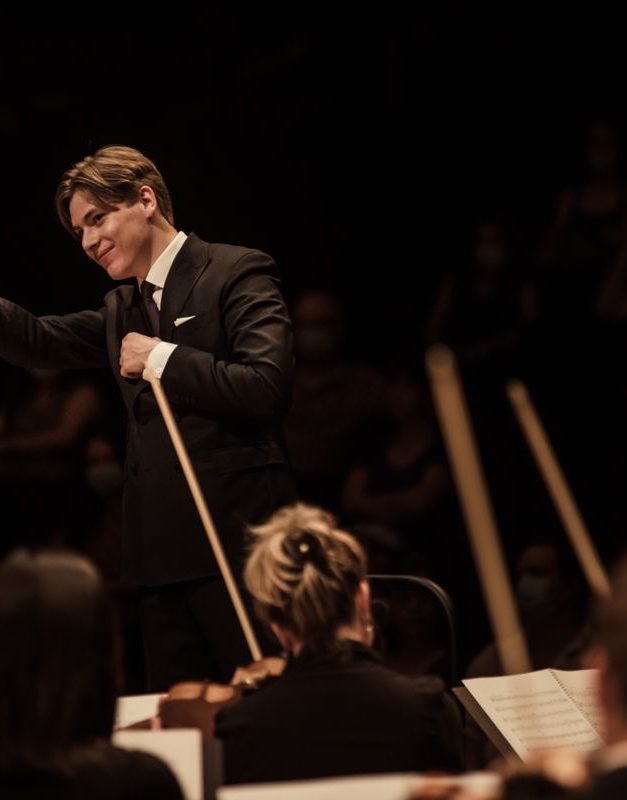 Klaus Mäkelä har utsetts till chefsdirigent för Concertgebouworkestern 2027